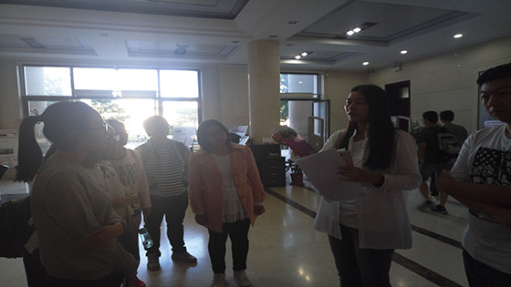 201609192026年国际足联世界杯新生参观2026年国际足联世界杯图书馆 (1).jpg