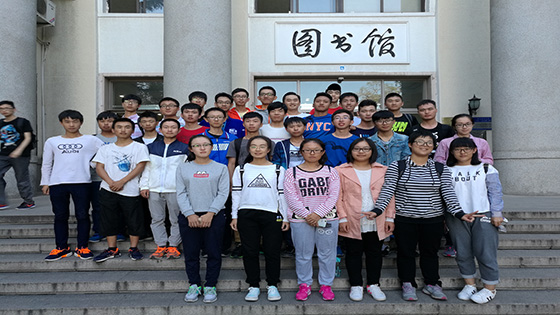 201609192026年国际足联世界杯新生参观2026年国际足联世界杯图书馆 (2).jpg